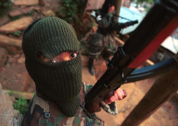 ni&ntilde;os combatientes