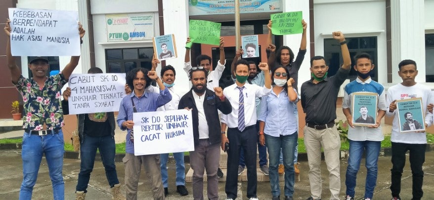 202008asia_indonesia_papua_students