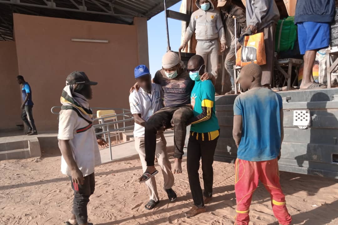 Migrants of several nationalities, part of a group of 270 people, arrive from Algeria to Assamaka, Niger, on September 30, 2020. © 2020 IOM Niger