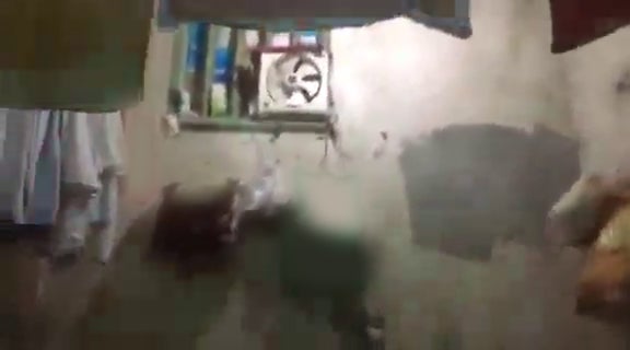 زنزانة في سجن العقرب قبل التغييرات الأخيرة. تم حجب التفاصيل التعريفية.