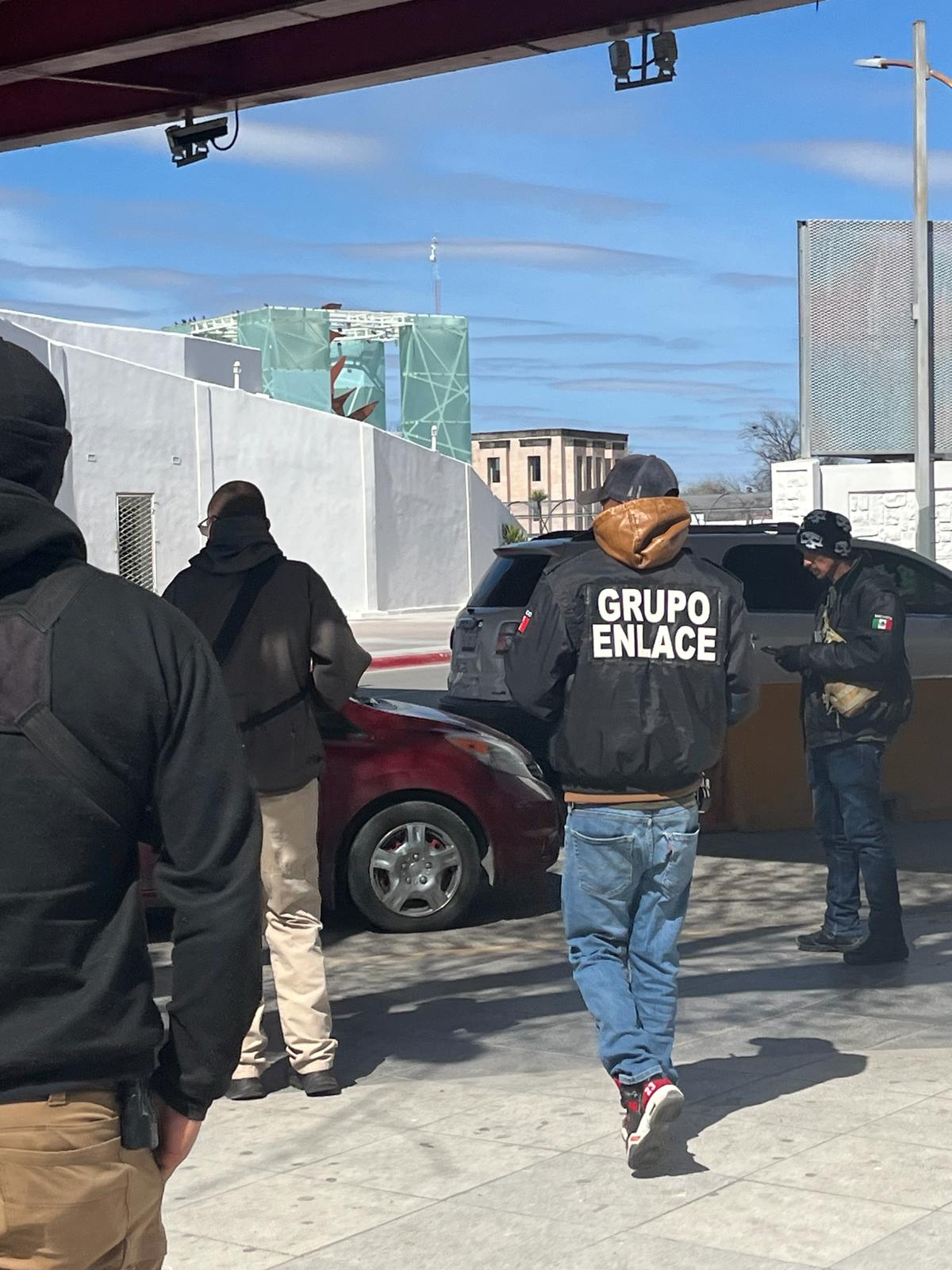 Grupo Enlace agents screen border crossers