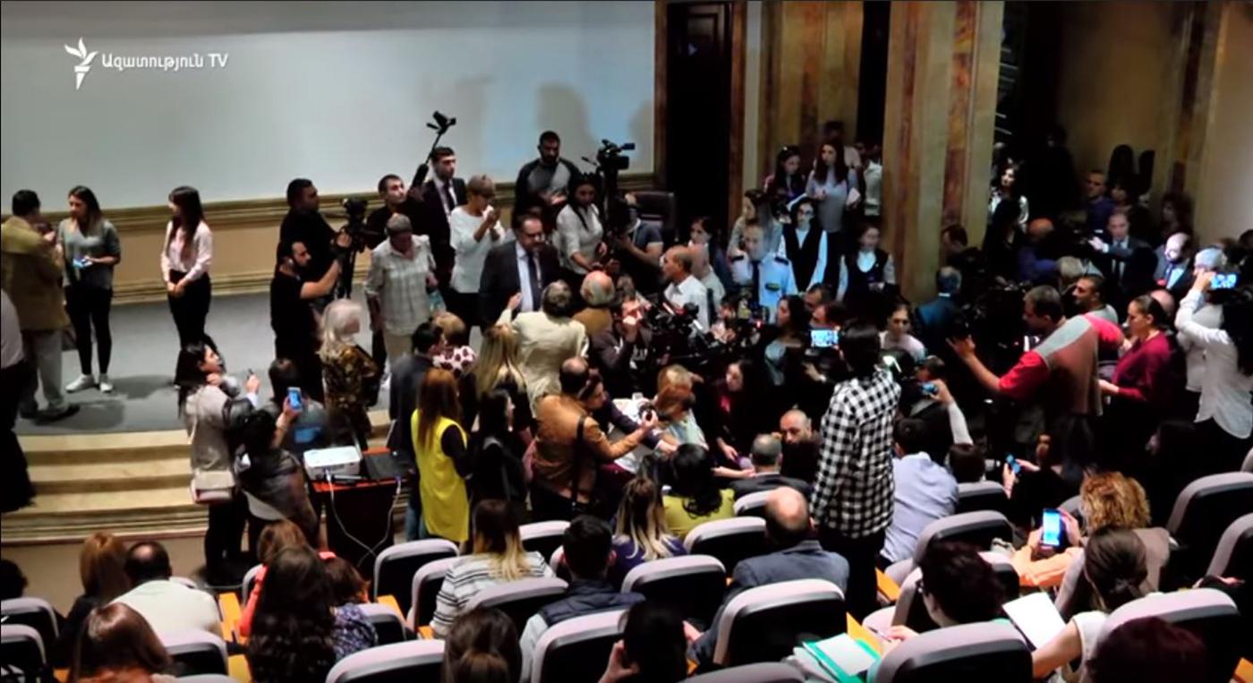 Ընտանիքում բռնությունների մասին օրենքի հանրային քննարկում, ընդունվել է 2017թ. դեկտեմբերին։ 