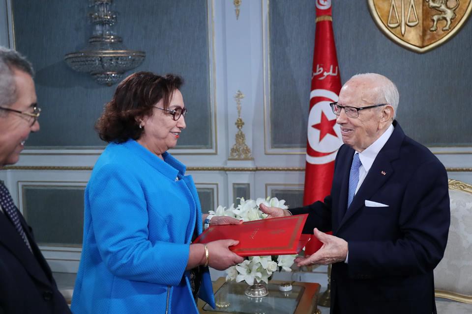 The president of the Commission on Individual Freedoms and Equality, Bochra bel Haj Hmida with President Béji Caid Essebsi during the handing of the Commission’s report. © 2018 Commission on Individual Freedom and Equality 