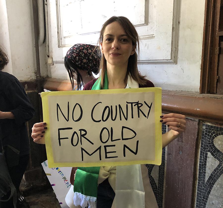 201903mena_algeria_protest_2