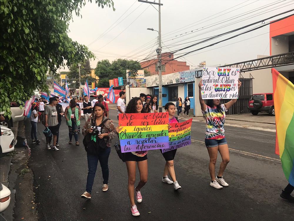 201905americas_honduras_lgbt_march