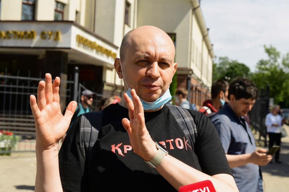 The Editor-in-Chief of Mediazona, Sergey Smirnov, in front of Pskov Regional Court, after the trial of Russian journalist Svetlana Prokopyeva, Pskov, Russia, July 6 2020.