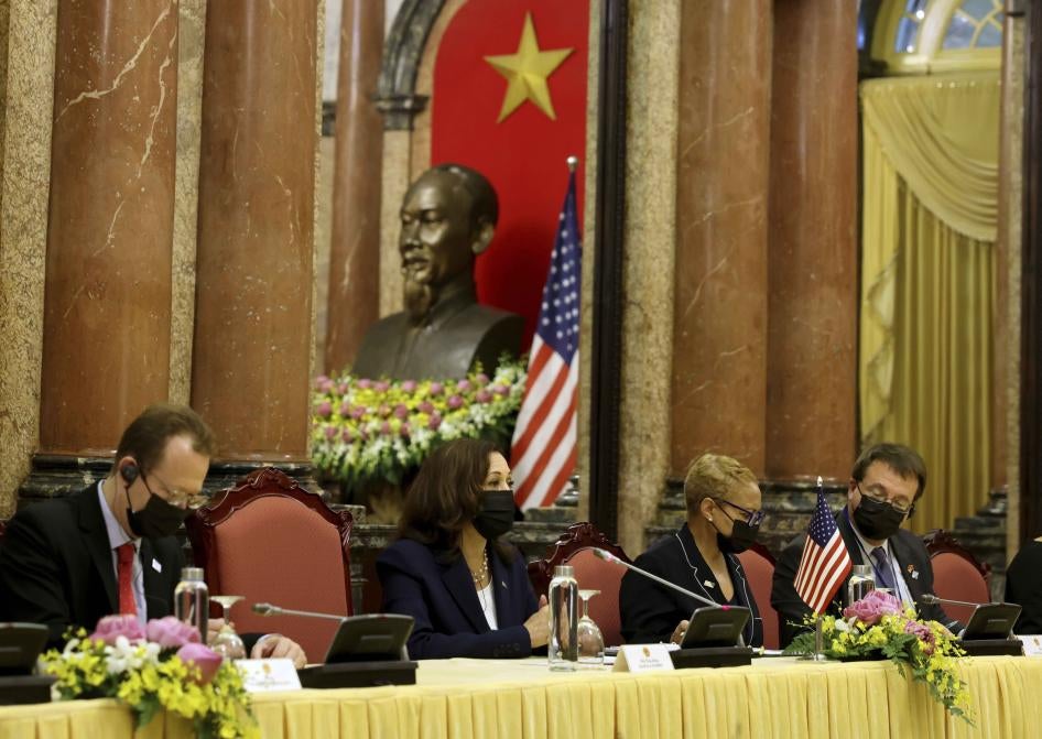 202111asia_vietnam_us_kamala