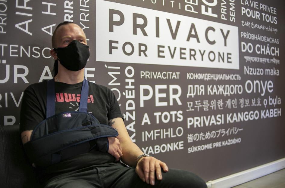 El activista por los derechos digitales Ola Bini en Quito, Ecuador.