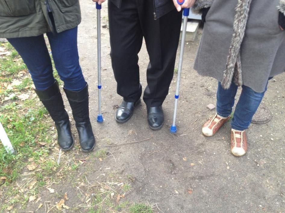 Ahmad and Nour, from Damascus, came to live with a daughter who has residency in Berlin. 