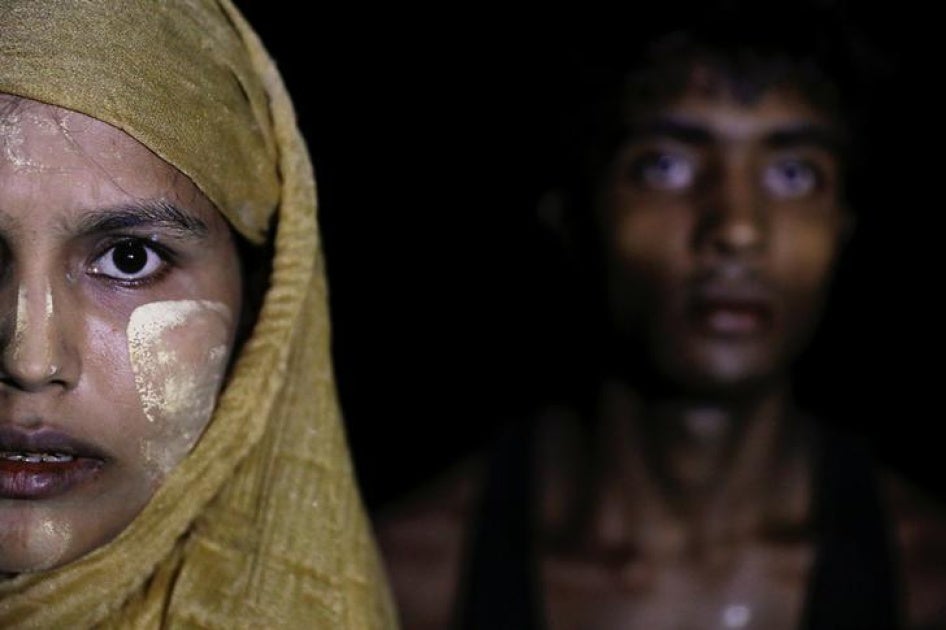 Rohingya refugees arrive at night from Myanmar to Teknaf, Bangladesh, September 27, 2017.