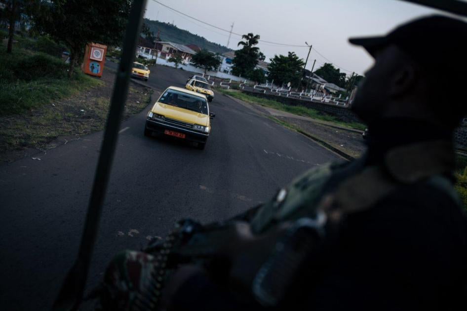 Soldiers of the 21st Motorized Infantry Brigade patrol in the town of Buea, South West region, April 2018. 