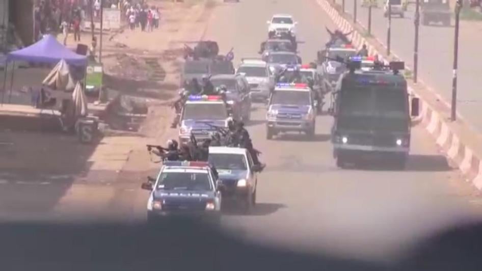 The Democratic Republic of Congo’s government deployed security forces across Lubumbashi on December 11, 2018 to block the free movement of opposition presidential candidate Martin Fayulu and his supporters, killing at least five people and wounding dozen