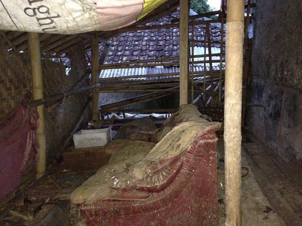 A woman with a psychosocial disability was locked up in this chicken coop. The coop is located behind the house and is covered in chicken droppings. © 2014 Kriti Sharma/Human Rights Watch