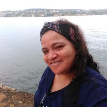 Osvalinda Marcelino Alves Pereira, uma pequena agricultora, mora em um projeto de assentamento do Incra cercado de floresta no pequeno município de Trairão, estado do Pará