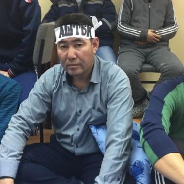 Kuspan Kosshygulov (center) is one of the workers at an oil construction company who went on a hunger strike demanding that Kazakhstan not liquidate the independent confederation of trade unions.