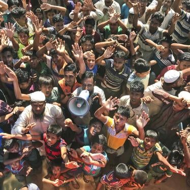 Rohingya refugees shout slogans against repatriation at Unchiprang camp near Cox's Bazar,  Bangladesh, November 15, 2018. 