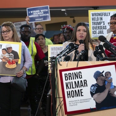  Jennifer Vasquez Sura (C), the wife of Kilmar Abrego Garcia of Maryland, who was mistakenly deported to El Salvador, speaks during a news conference at CASA's Multicultural Center in Hyattsville, Maryland, US, April 4, 2025. 