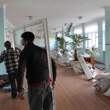 Ремонт в школе № 1 в Марьинке. © 2015 Бид Шеппард / Хьюман Райтс Вотч