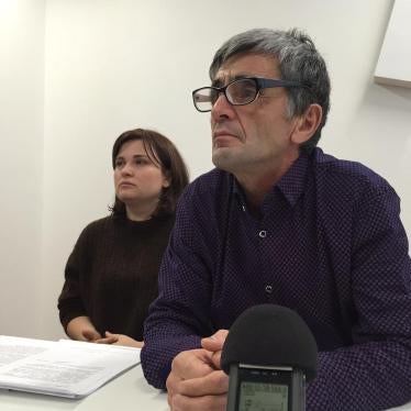 Ramazan Dzhalaldinov and Elena Milashina, December 9, 2016, Moscow