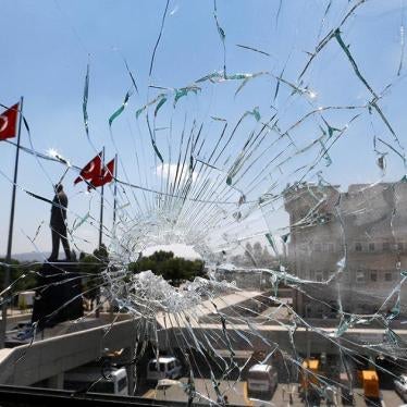 2016-7-eca-turkey-broken-window