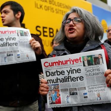 2016-10-31-turkey-newspaper-protest