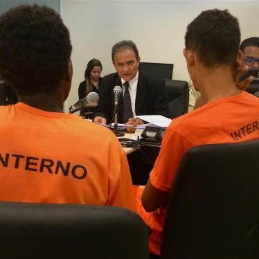 Juíz Fernando Mendonça conduz uma audiência de custódia em janeiro de 2015. 