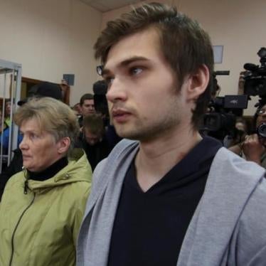 Ruslan Sokolovsky appears with his mother Yelena Chingina in a court during his sentencing in Yekaterinburg, Russia, May 11, 2017. 